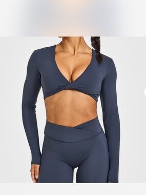 Oner Active UnifiedMove Long Sleeved Crop Top size Medium